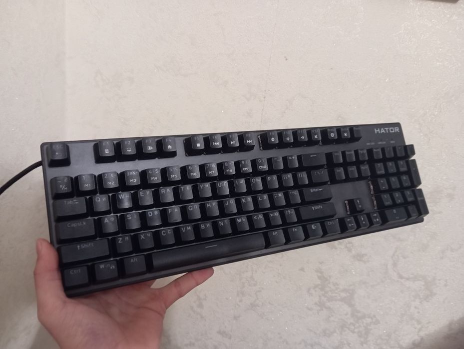 HATOR Starfall Rainbow Red Switch — механічна клавіатура