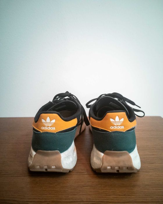 Sapatilhas Adidas Originals Retropy E5 verdes e laranjas