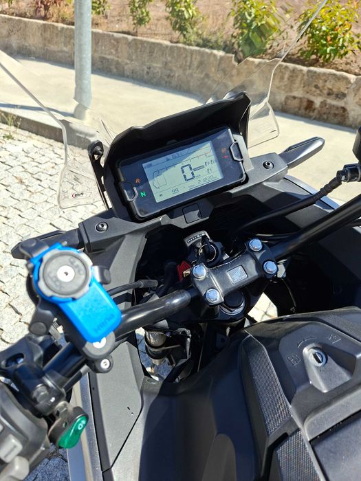 Honda NC750X 2022 - extras, pneus novos e revisão