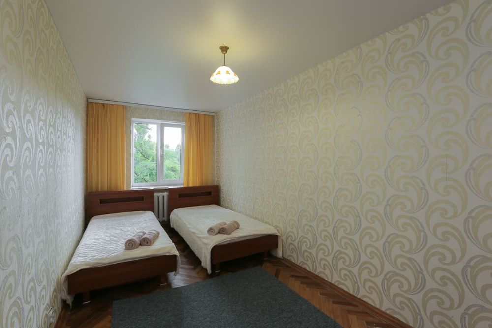 Подобово  простора 3кімнатна квартира. вул. Светлицкого, 19.