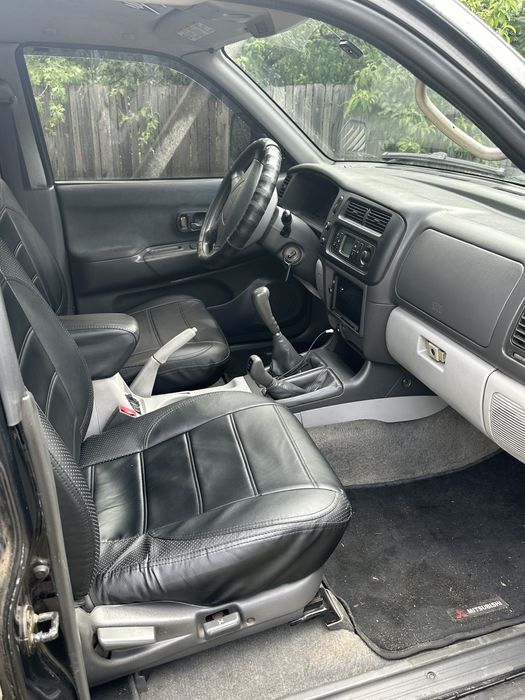 Mitsubishi pajero sport 1