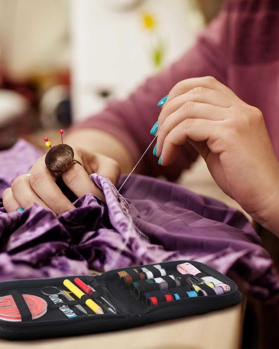 Kit costura 94 peças e acessórios linhas tesouras fio agulha etc -NOVO