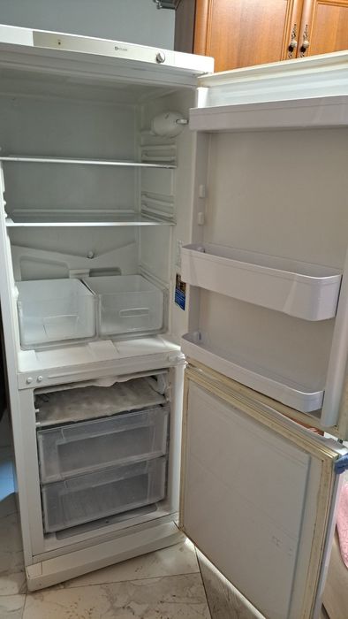 Холодилник Индезид 180×60