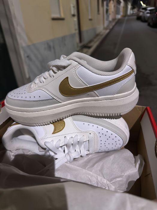 Nike dunk branco e dourado 36,5