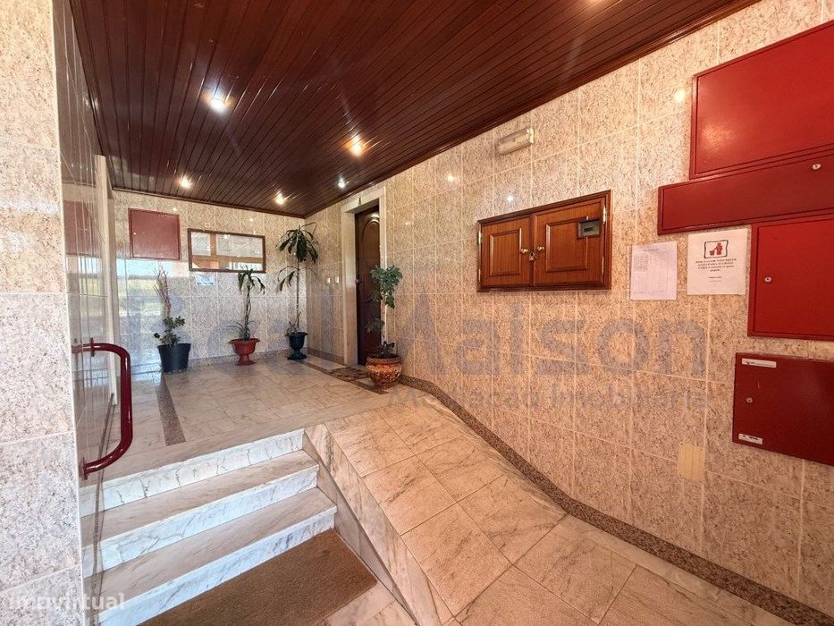 Vende-se Fantástico Apartamento c/ Parqueamento na Cavaleira