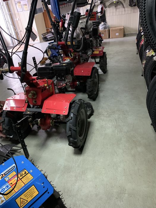 Мотоблок       мотоблок з навісним