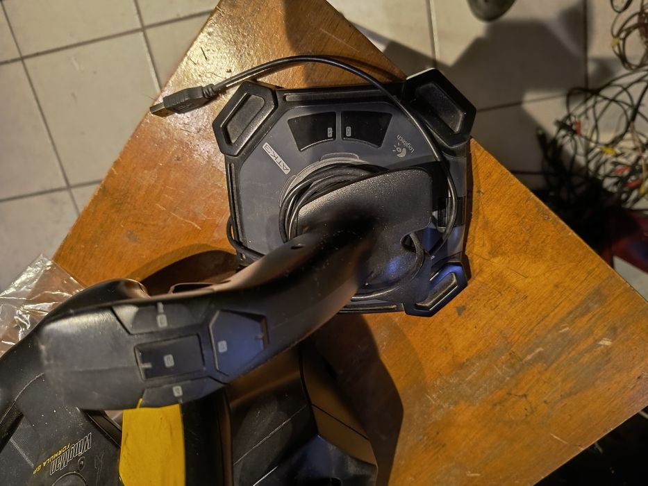 Kierownica Logitech Formula Gp i joystick Attack3