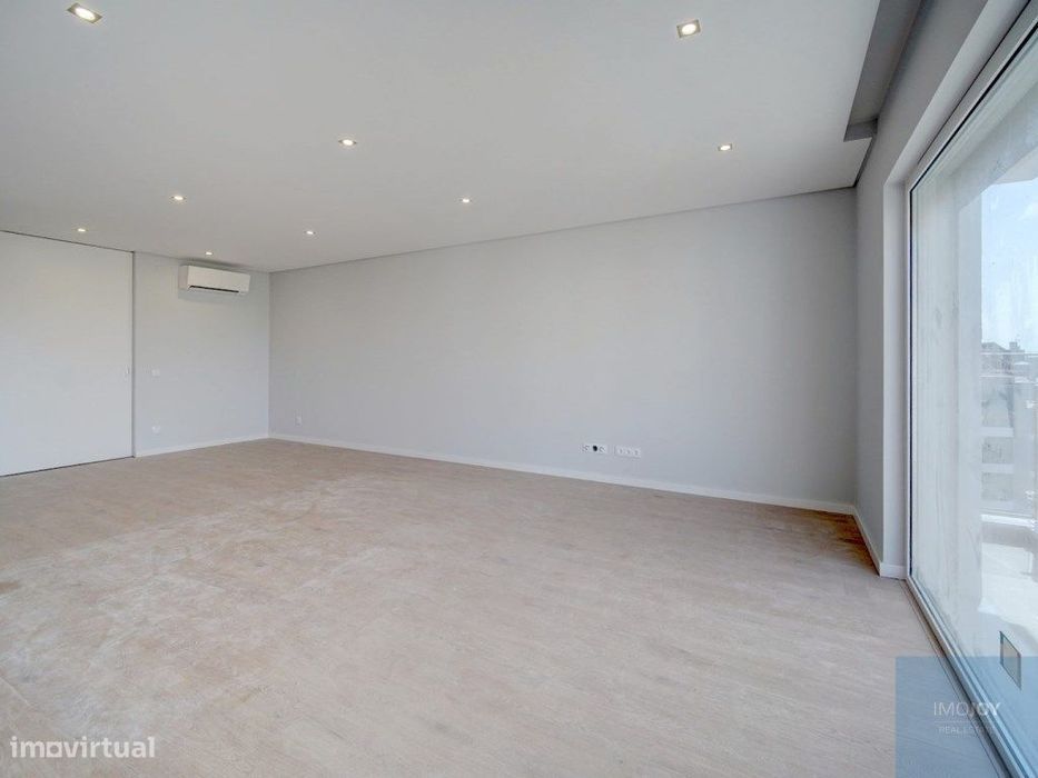 Apartamento T3 na Parede