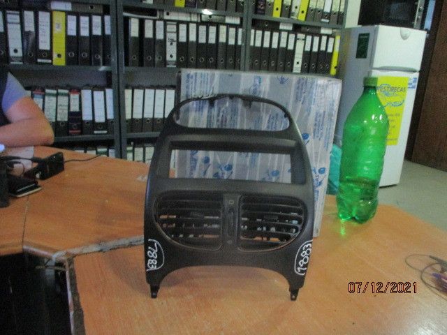 Moldura da consola central / rádio / aro PEUGEOT 206 (2A/C)
