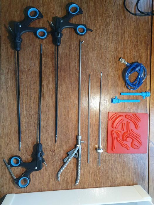 Endo trainer laparoscopia com pinças (dissetor partido)