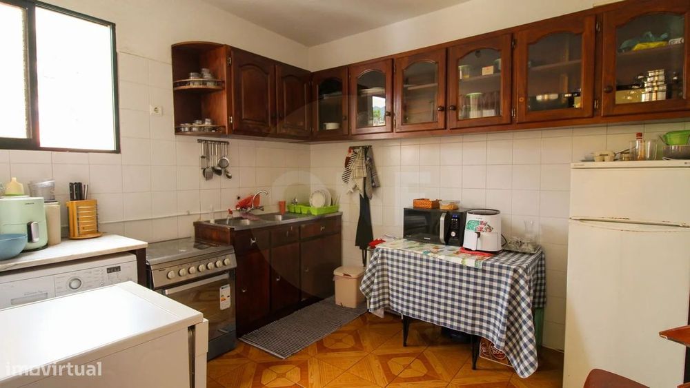 Prédio para Comércio e Habitação no Centro de Machico