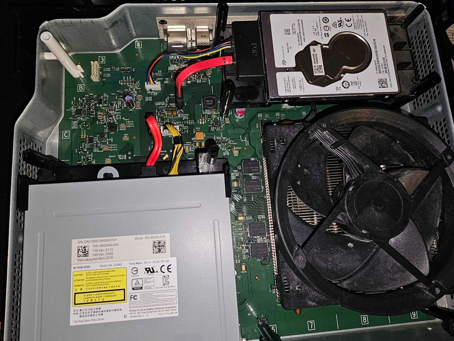 Xbox One fat 1tb (po czyszczeniu + 2 gry + akcesoria)