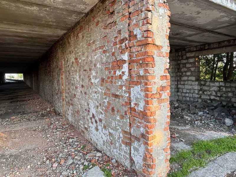 ПРОДАЖ - Будівля - виробничий будинок з спорудами (корівник) 943,2 м2