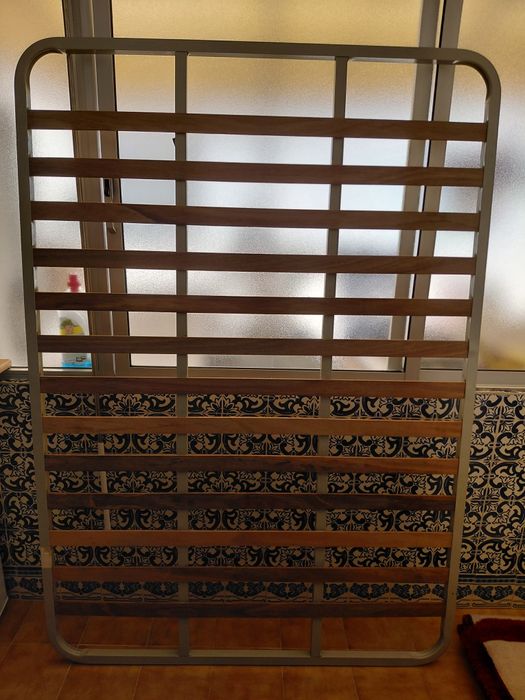 Estrado para cama corpo e meio