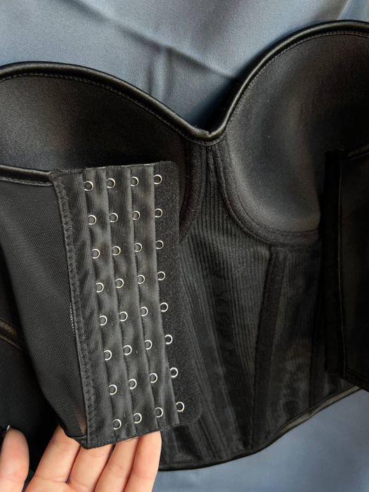 мереживний корсет