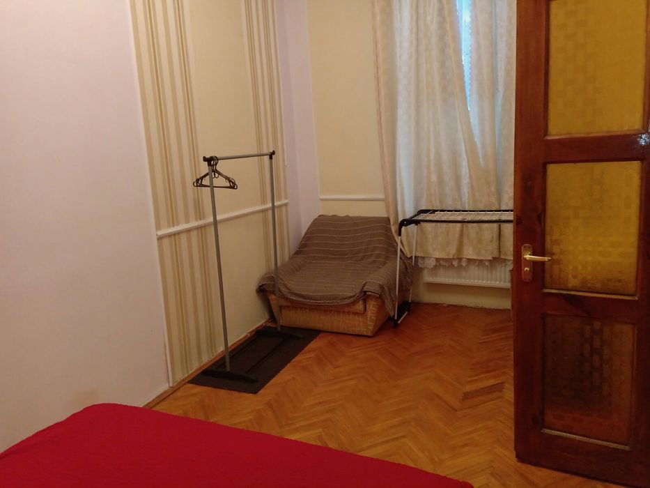 2х кім. кв. пр. Чорновола ( центр, Оперний театр, площа Ринок )