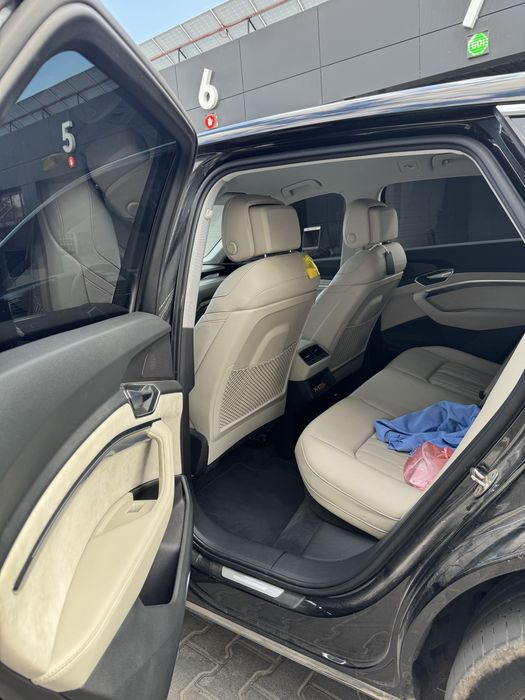 Audi etron 2019 95 квт