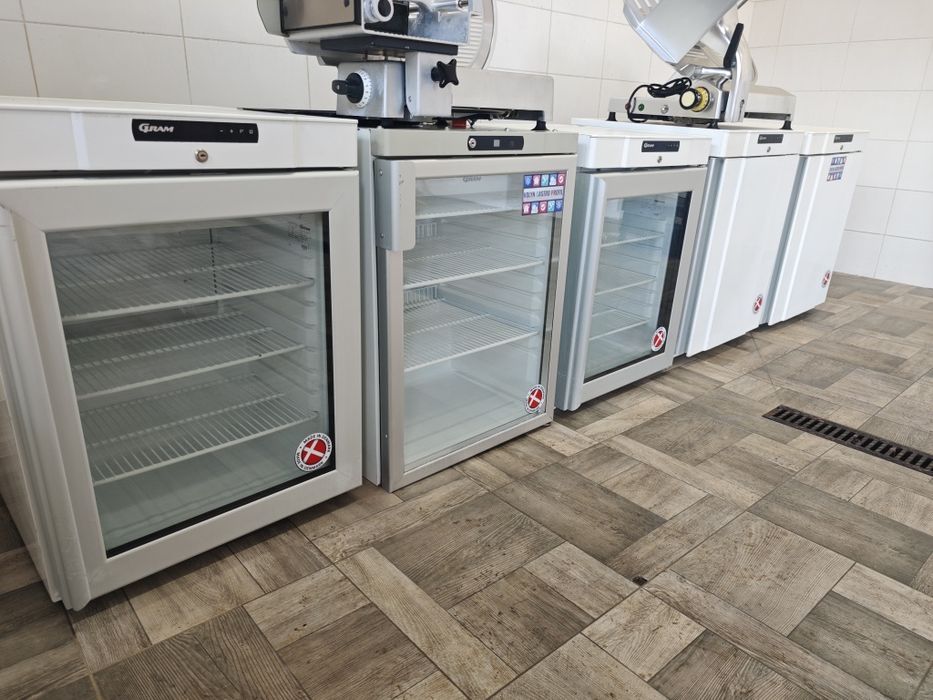 Барний холодильник професійний Gram