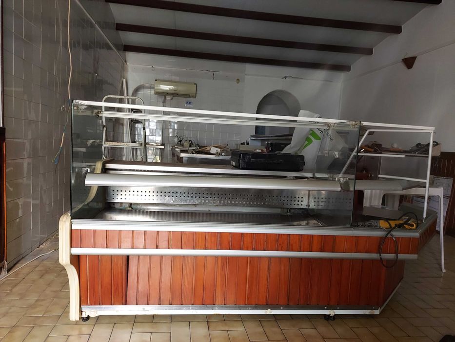 Balcão e Vitrine refrigerada para café/pastelaria/comércio