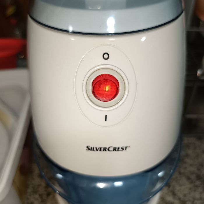 Máquina de Picar Gelo SilverCrest 60W Não Funciona; Para peças
