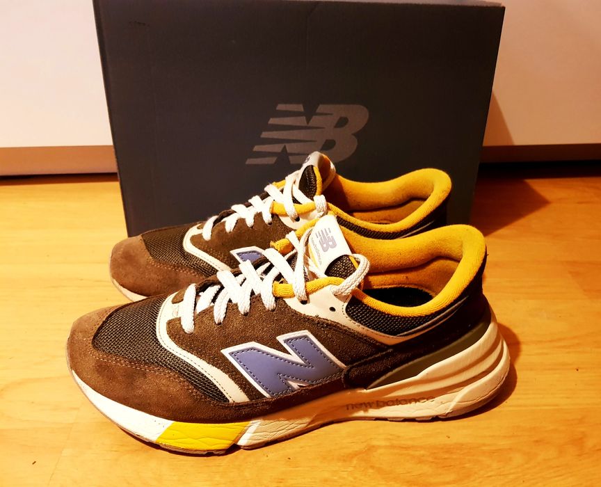 Tênis New Balance 997R tam 43
Cor verde seco e amarelo
Em otimo estado