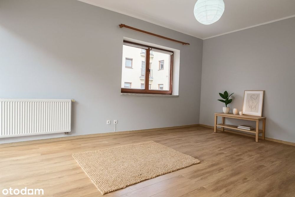 Komfortowe 2 pokoje, z oddzielną kuchnią, balkon, winda, miejsce park.