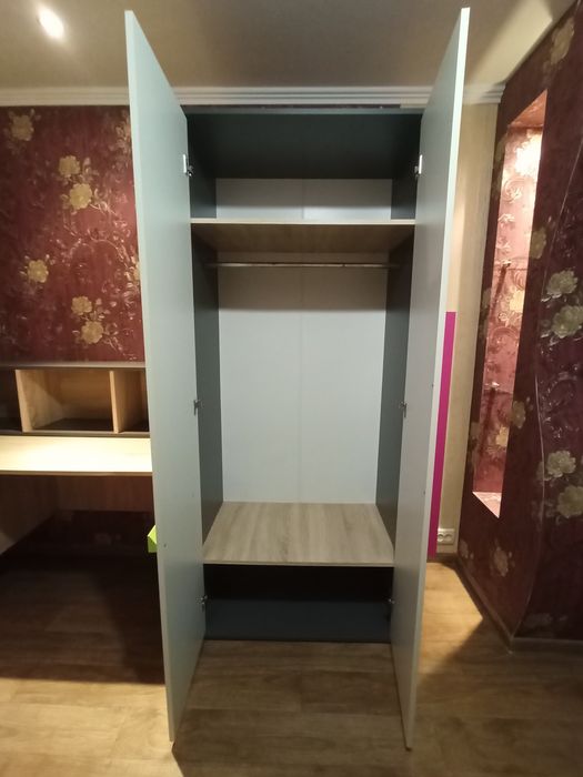 Меблі, дитяча/підліткова кімната