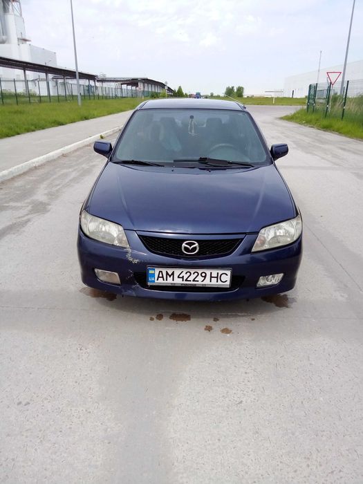 В продажі мазда 323 на ходу