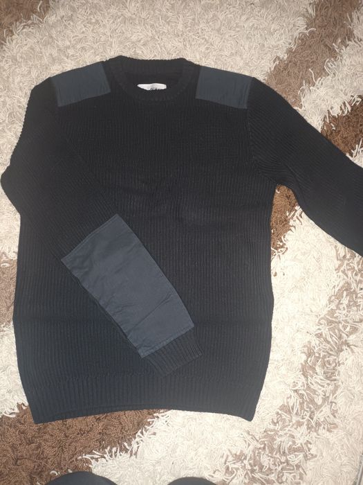 Czarny sweter męski