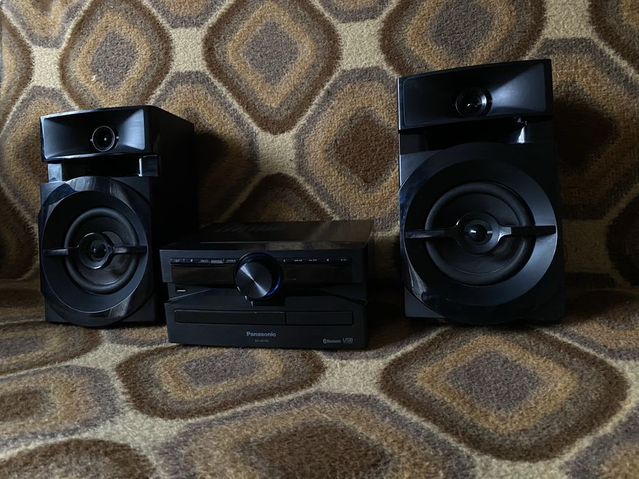 Продам новий музыкальный центр!