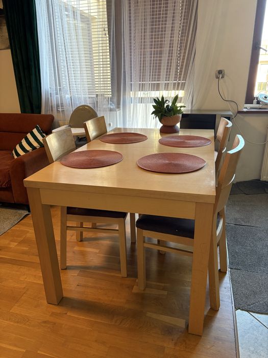Rozkładany stół 140-180x90 cm + 4 krzesła do jadalni / salonu