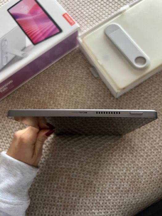 Lenovo Tab 64GB + Clear Case