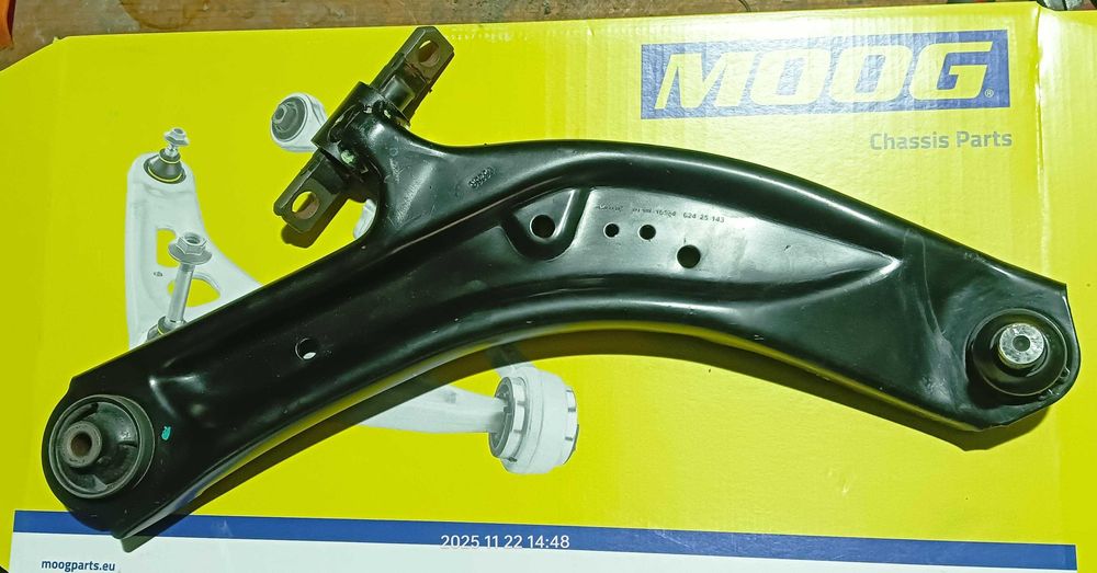 Важіль підвіски передній Nissan rogue (sport)