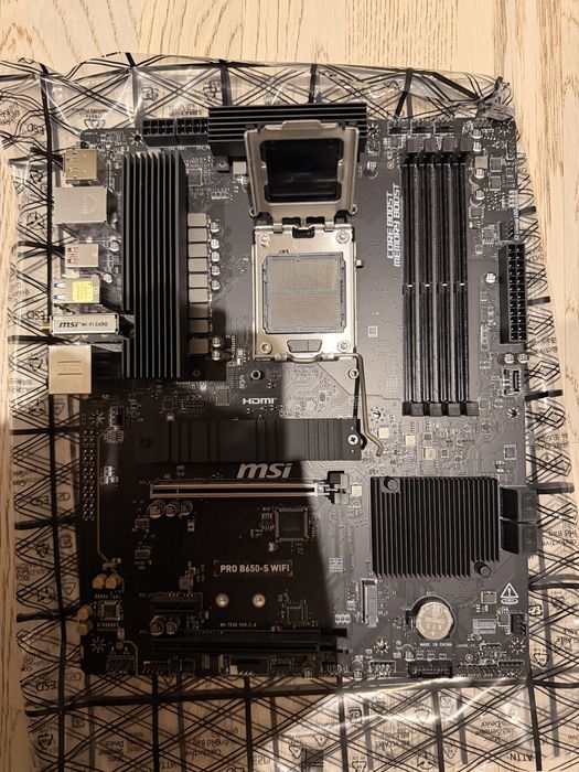 MSI PRO b650-S wifi