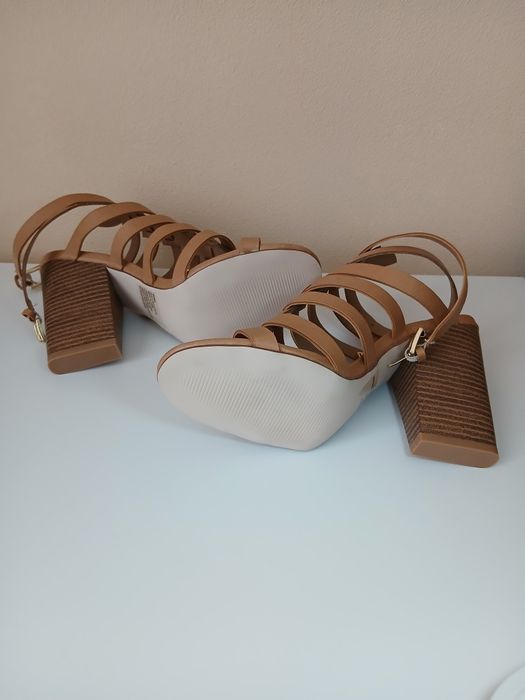 Босоніжки/Босоножки жіночі/взуття