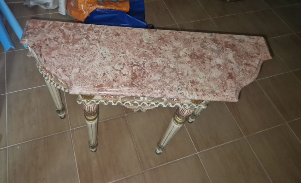 Mesa de madeira/tampo pedra
