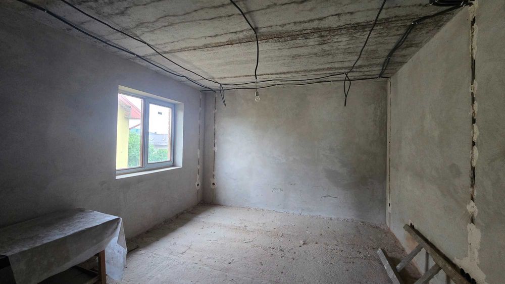 Продається добротний будинок у популярній серед покупців  локації