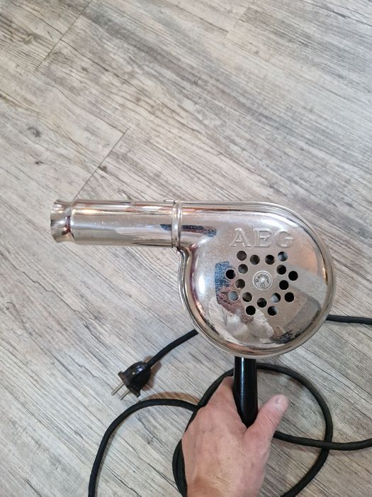 Suszarka AEG działająca zabytek