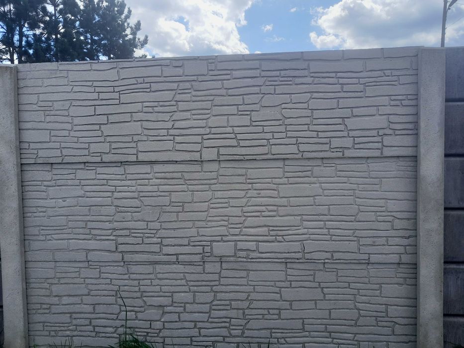 Betonowe ogrodzenia dwustronne  podmurówki podmurówka słupek betonowy