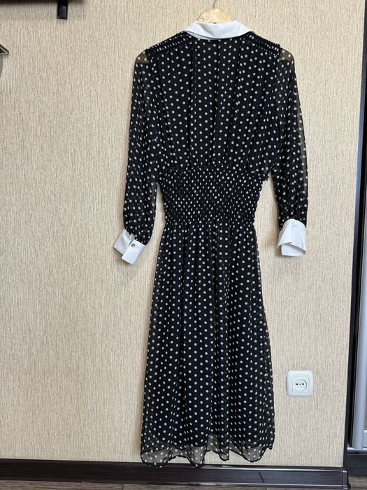 Гарне плаття, сукня в горошок з білим комірцем Zara, оригінал
