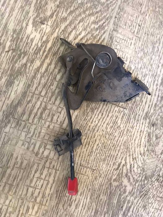 Замок капота Фольксваген Т-4 (оригинал)