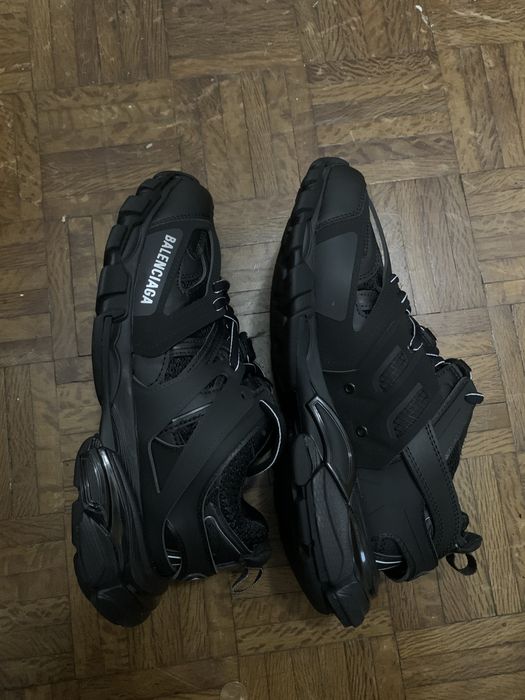 Balenciaga track
