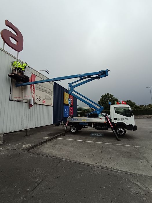Aluguer de Camião Grua com Cesto
