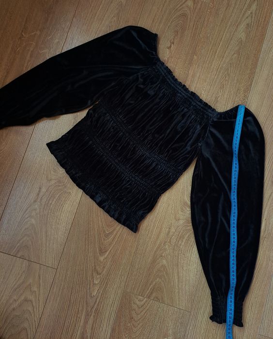 Нарядная черная бархатная кофта блузка для девочки