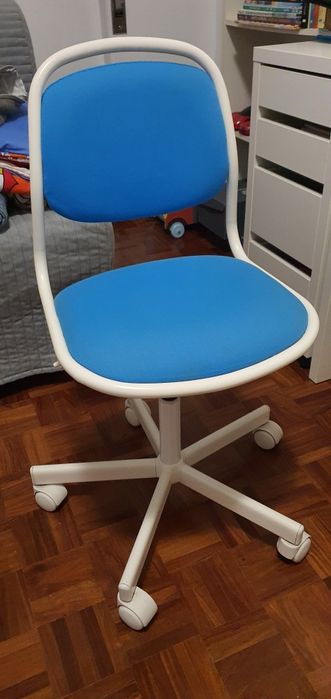 Cadeira para secretária, com rodas .