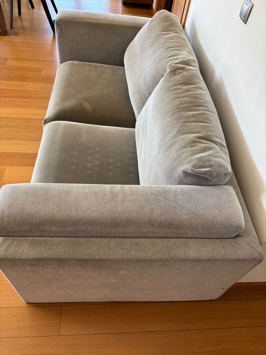 Sofá IKEA cinzento claro - para desocupar
