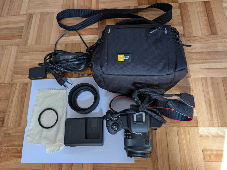 Kit Canon EOS M50 + Lente 15-45mm + Adaptador AC + Extras