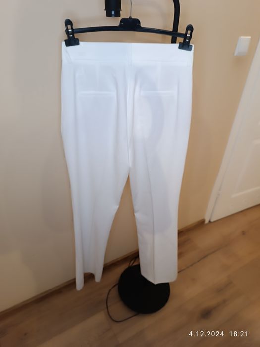 Nowe wizytowe spódnie Reserved L