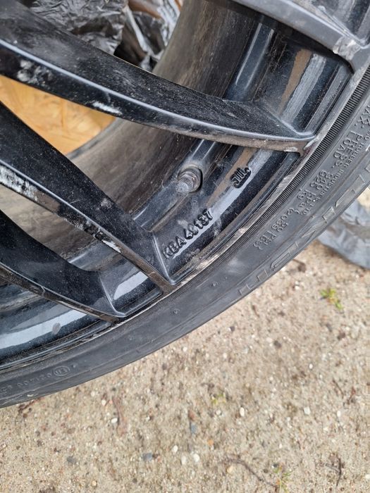 Felgi z oponami lato zima