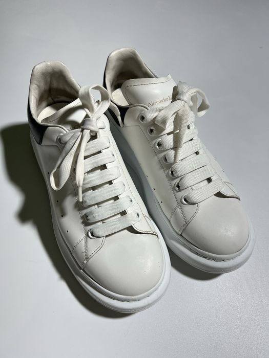 Alexander McQueen оригінальні білі кросівки 40 розмір
